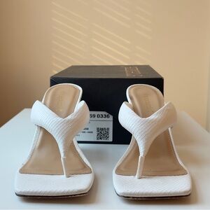 Shoe Dazzle White Wedge Sandals
